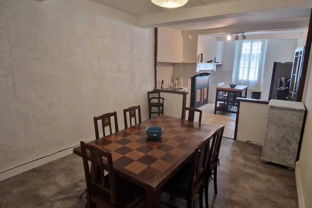 Chambre Dans Maison De Ville - 2 Personnes Oloron-Sainte-Marie Exteriér fotografie